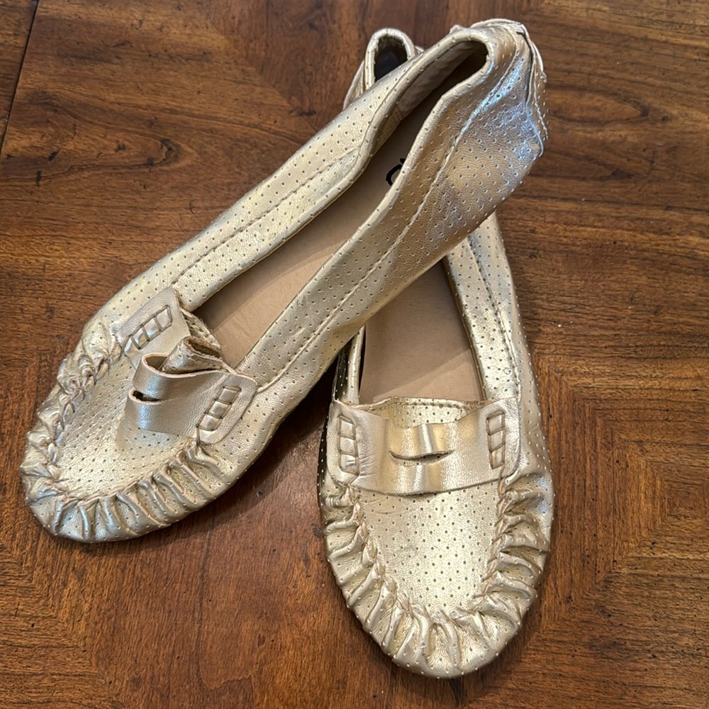 Abound Jules Gold Loafers  NWTS Size 8